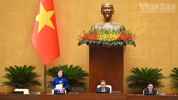 Chủ tịch Quốc hội Trần Thanh Mẫn, các Phó Chủ tịch Quốc hội chủ trì và điều hành phiên họp. (Ảnh: DUY LINH)