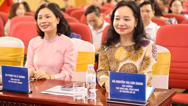 Các đại biểu, nhà quản lý và chuyên gia tham dự sự kiện "Sáng kiến mỗi ngày". (Ảnh: MAI HUYÊN-MINH KHUYÊN)