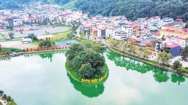 Khu du lịch quốc gia Sa Pa thơ mộng, hấp dẫn du khách. (Ảnh: TÂM THỜI - CÔNG HẢI)