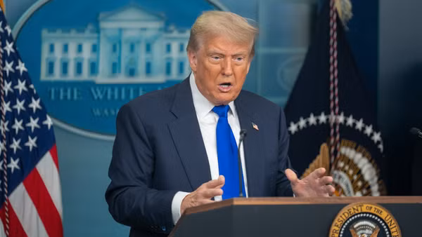 Tổng thống Mỹ Donald Trump phát biểu tại Nhà Trắng. (Ảnh: THX/TTXVN)