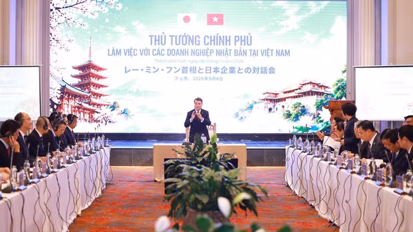 Thủ tướng Lê Minh Hưng làm việc với các doanh nghiệp Nhật Bản tại Việt Nam. (Ảnh: Dương Giang – TTXVN)