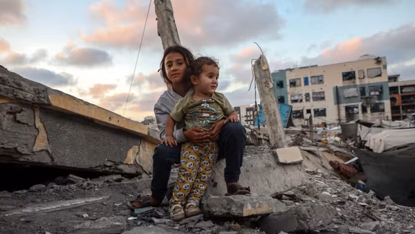 Các em nhỏ Palestine tại trại tị nạn ở Gaza. (Ảnh: THX/TTXVN)