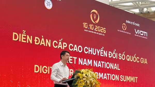 Cục trưởng Cục Chuyển đổi số quốc gia (Bộ Khoa học và Công nghệ) Trần Duy Ninh phát biểu khai mạc Diễn đàn. (Ảnh: TRÀ MY)