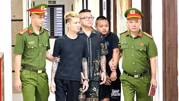 Các đối tượng tại cơ quan công an (Ảnh: Công an tỉnh Thanh Hóa)