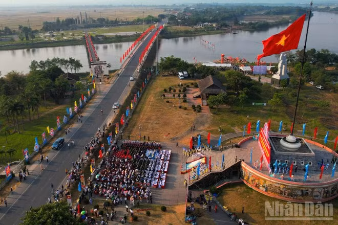 Khu di tích quốc gia đặc biệt Đôi bờ Hiền Lương-Bến Hải.