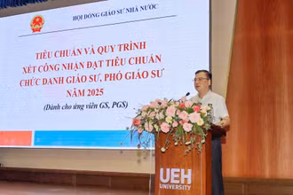 Phó Giáo sư, Tiến sĩ Trần Anh Tuấn, Chánh văn phòng Hội đồng Giáo sư Nhà nước phổ biến các nội dung về xét công nhận Giáo sư, Phó Giáo sư năm 2025.