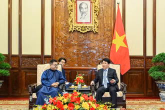 Chủ tịch nước Lương Cường tiếp Đại sứ Chile đến chào từ biệt.