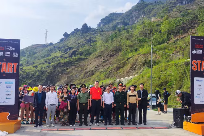 Khai mạc giải siêu đường mòn "Chạy trên cung đường Hạnh Phúc" năm 2026.