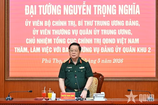 Đại tướng Nguyễn Trọng Nghĩa phát biểu tại buổi làm việc với Ban Thường vụ Đảng ủy Quân khu 2. (Ảnh: Báo Quân đội nhân dân)