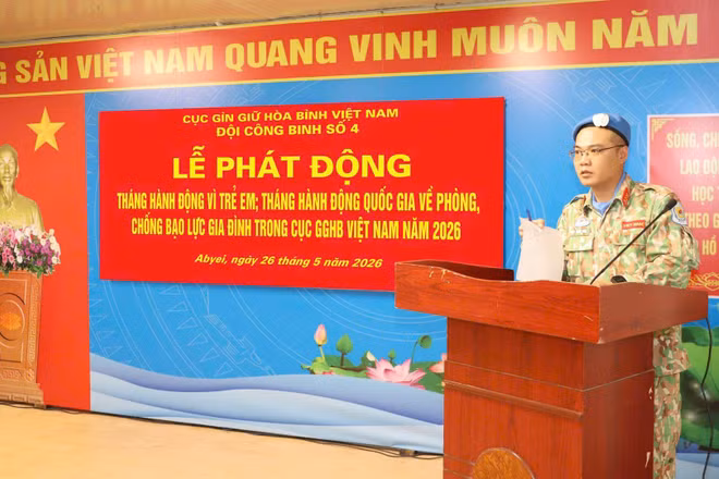 Đội Công binh số 4 tổ chức Lễ phát động “Tháng hành động vì trẻ em” và “Tháng hành động quốc gia về phòng, chống bạo lực gia đình năm 2026” tại Phái bộ An ninh lâm thời Liên hợp quốc ở khu vực Abyei. (Ảnh: VĂN QUYẾT)
