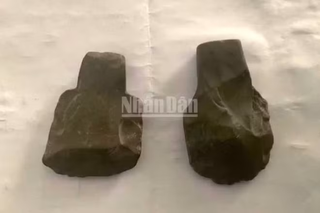Các rìu đá hàng nghìn năm tuổi được phát hiện trong hang Én ở Vườn quốc gia Phong Nha-Kẻ Bàng.