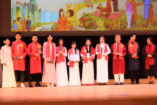 Chương trình Xuân Quê hương 2026 tại Toyama (Nhật Bản) thu hút đông đảo cộng đồng người Việt đang sinh sống, học tập và làm việc tại tỉnh Toyama cùng bạn bè Nhật Bản tham dự.