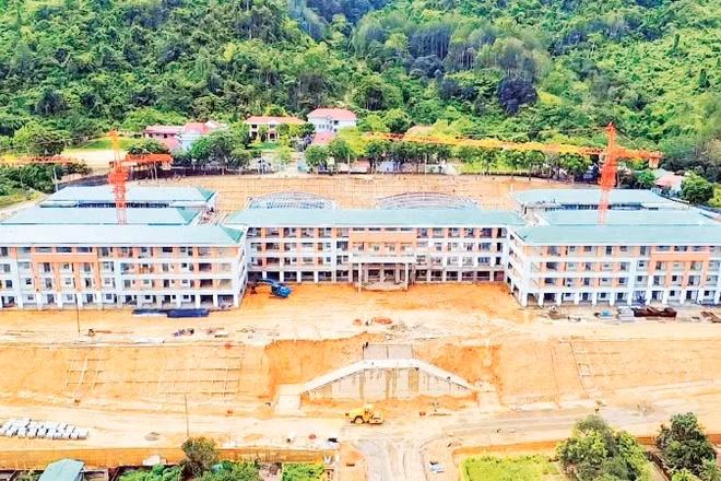Gấp rút hoàn thiện dự án Trường Phổ thông nội trú liên cấp Tiểu học và Trung học cơ sở xã Phong Thổ, tỉnh Lai Châu. (Ảnh: TTXVN)