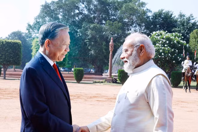 Thủ tướng Ấn Độ Narendra Modi đón Tổng Bí thư, Chủ tịch nước Tô Lâm. (Ảnh: Thống Nhất/TTXVN)