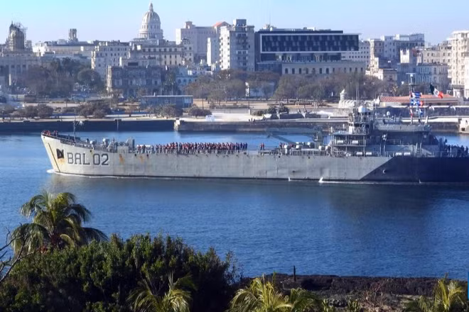 Hình ảnh một con tàu chở hàng viện trợ nhân đạo từ Mexico tại cảng Havana, Cuba, ngày 12/2/2026. (Ảnh: XINHUA)