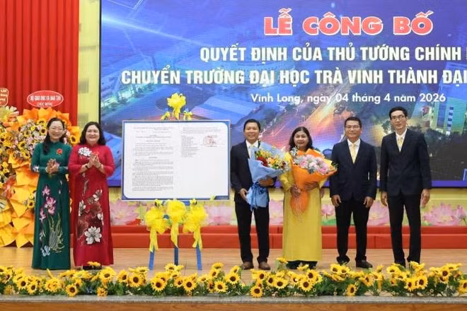  Trao quyết định của Thủ tướng Chính phủ chuyển Trường đại học Trà Vinh thành Đại học Trà Vinh.