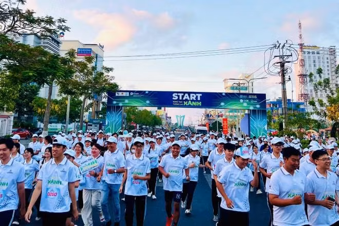 Hơn 800 vận động viên tham gia giải chạy hưởng ứng Chiến dịch Giờ Trái đất năm 2026.