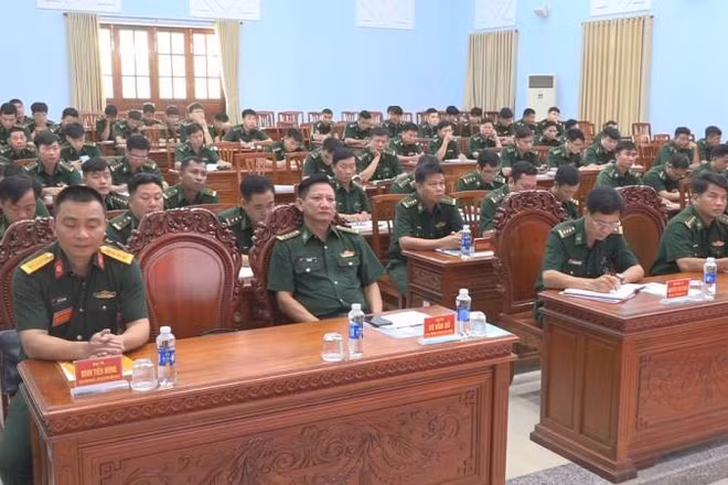 Đại biểu tham dự lớp tập huấn kỹ năng ứng phó tác nhân phóng xạ, hóa học.