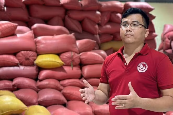 Thạc sĩ Trầm Minh Thuần được vinh danh là "Nông dân Việt Nam xuất sắc 40 năm đổi mới". (Ảnh: HOÀNG TRUNG)