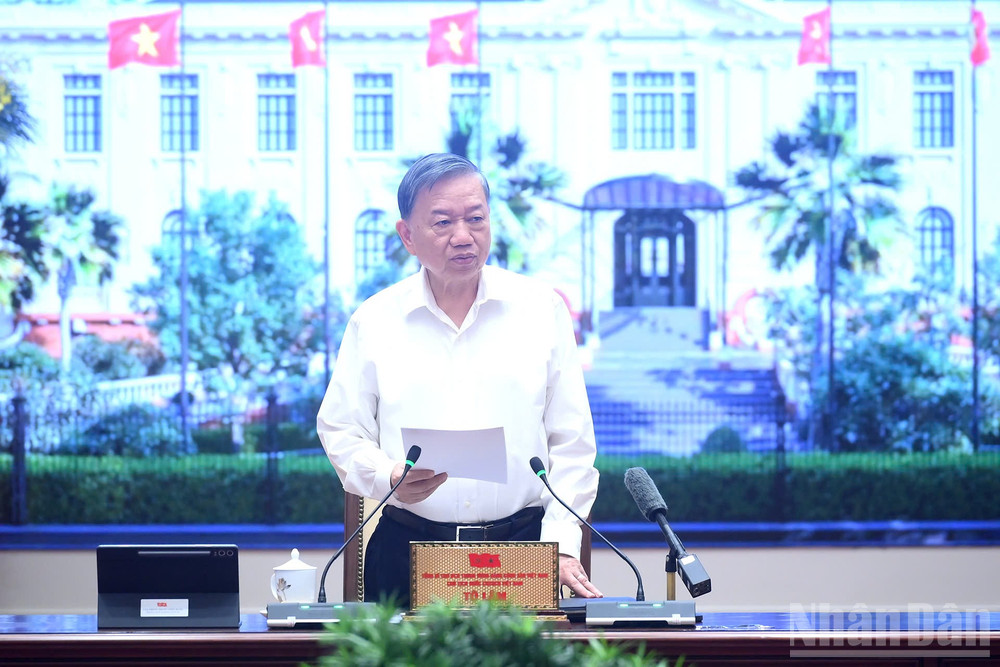 Tổng B&iacute; thư, Chủ tịch nước T&ocirc; L&acirc;m ph&aacute;t biểu tại cuộc l&agrave;m việc. (Ảnh: ĐĂNG KHOA)