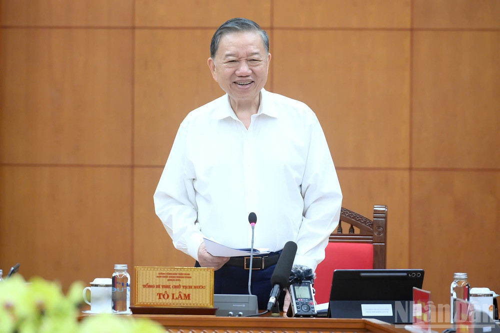 Tổng B&iacute; thư, Chủ tịch nước T&ocirc; L&acirc;m ph&aacute;t biểu chỉ đạo tại cuộc l&agrave;m việc. (Ảnh: ĐĂNG KHOA)