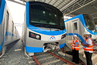 nhan-vien-lai-tau-metro-6009.jpg