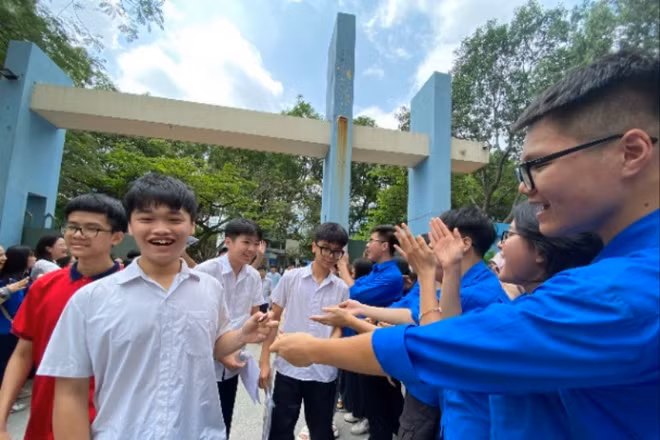 Từ năm học 2026-2027, học sinh Hà Nội được mở rộng điều kiện đăng ký tuyển sinh vào lớp 10 các trường công lập. (Ảnh: QUỲNH ANH)
