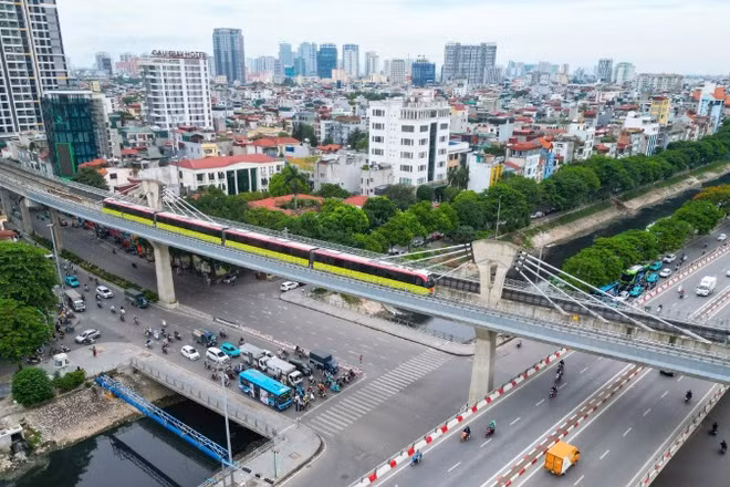 Tuyến đường sắt đô thị số 3.1 Nhổn-ga Hà Nội hoạt động góp phần hạn chế ùn tắc và tai nạn giao thông, bảo vệ môi trường Thủ đô.