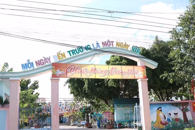 Trường mầm non Ninh Sơn (xã Ninh Sơn, tỉnh Khánh Hòa) được tu sửa đẹp, khang trang, sẵn sàng đón các cháu ngày tựu trường năm học mới. (Ảnh: PHƯỚC THIỆN)