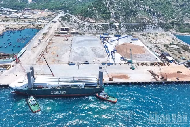 Khu vực xây dựng Cảng tiếp nhận khí LNG phục vụ Nhà máy nhiệt điện LNG Cà Ná, xã Cà Ná, tỉnh Khánh Hòa. (Ảnh: NGUYỄN TRUNG)