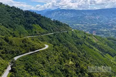 Việc đầu tư cải tạo, nâng cấp 48,4km Quốc lộ 24 không chỉ đáp ứng nhu cầu vận tải, bảo đảm giao thông thông suốt, hạn chế tai nạn giao thông mà còn kết nối phía tây tỉnh Quảng Ngãi với các tỉnh thuộc vùng kinh tế trọng điểm vùng duyên hải Nam Trung Bộ và Tây Nguyên. (Ảnh: HIỂN CỪ)
