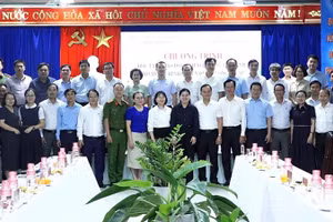 Hai địa phương Điện Bàn Bắc và Hòa Xuân trao đổi kinh nghiệm vận hành mô hình chính quyền địa phương 2 cấp. (Ảnh: Trung tâm Cung ứng dịch vụ sự nghiệp công phường Điện Bàn Bắc)