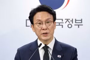 Ông Kim Min Seok phát biểu trong một cuộc họp báo tại Seoul, Hàn Quốc. (Ảnh: Yonhap/TTXVN)