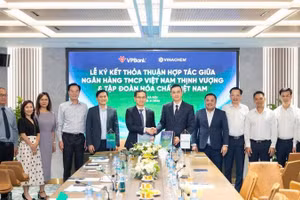 Ký thỏa thuận hợp tác toàn diện giữa Vinachem và VPBank.