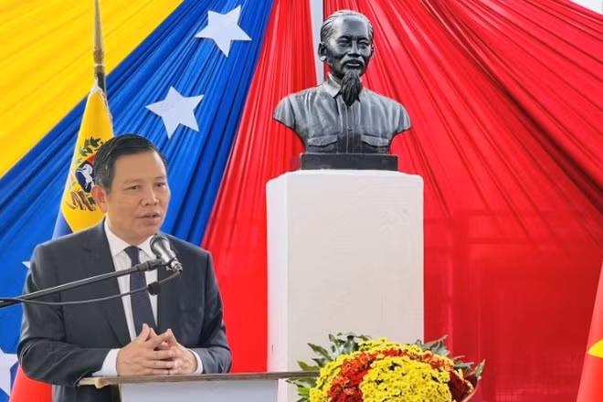 Đại sứ Việt Nam tại Venezuela Vũ Trung Mỹ phát biểu tại Lễ kỷ niệm.