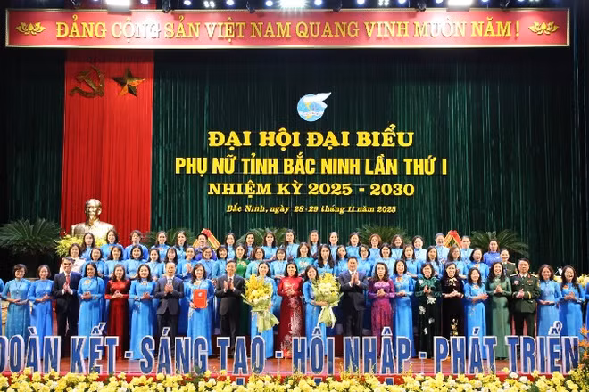 Ban chấp hành Đại hội đại biểu Phụ nữ tỉnh Bắc Ninh lần thứ 1 ra mắt.
