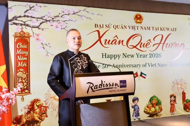 Đại sứ Việt Nam tại Kuwait Nguyễn Đức Thắng phát biểu khai mạc chương trình. (Ảnh do Đại sứ quán Việt Nam tại Kuwait cung cấp)
