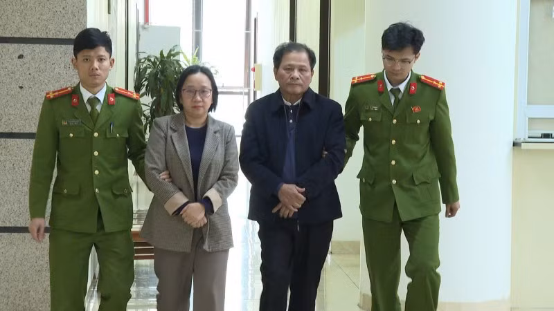 doi-tuong-le-van-luu-giam-doc-va-vu-thuy-duong-ke-toan-cong-ty-tnhh-xay-dung-va-du-lich-hung-phong-2729.jpg