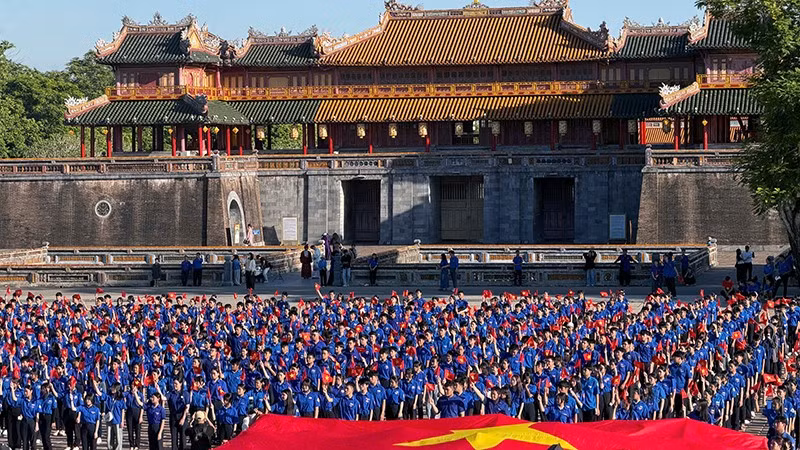 Hơn 2.000 hội viên, thanh niên có mặt tại buổi lễ.