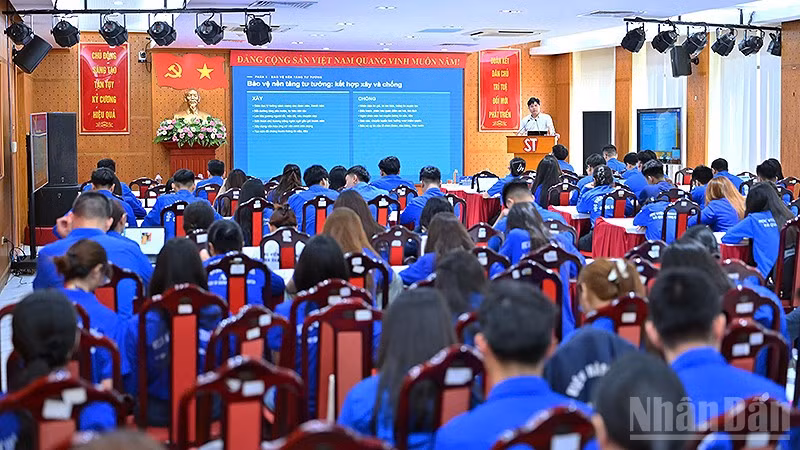 Toàn cảnh Hội nghị.