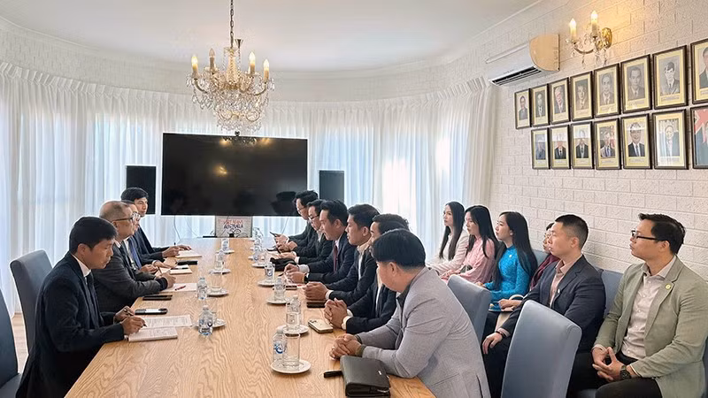 Quang cảnh buổi làm việc.