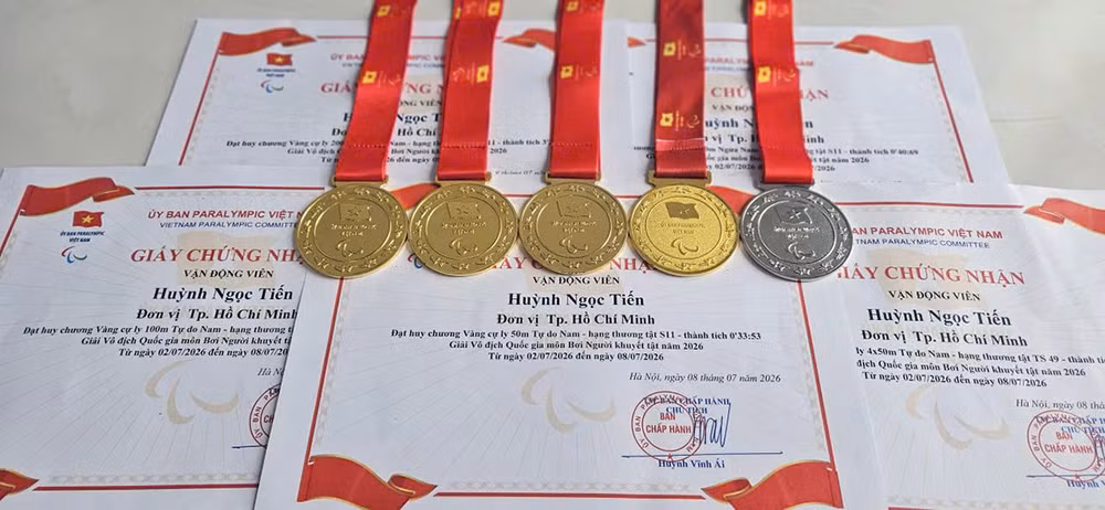 huynh-ngoc-tien-chung-nhan-1.jpg