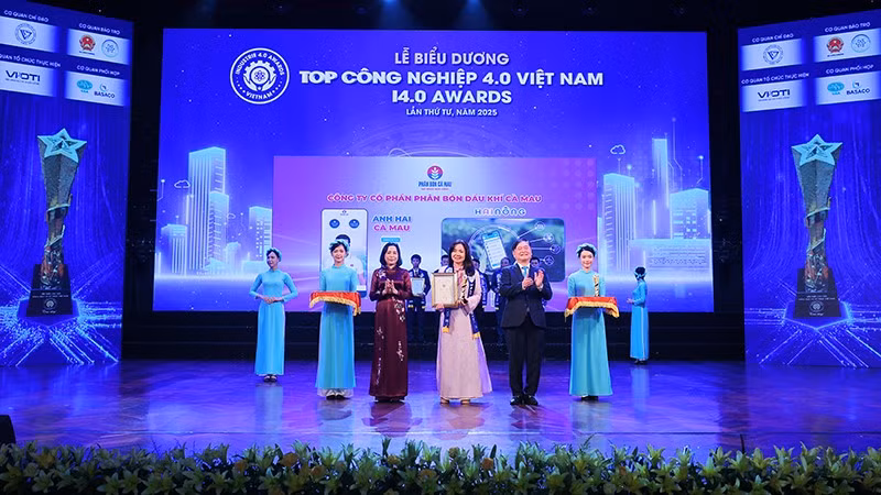 Các doanh nghiệp công nghệ được vinh danh tại Lễ biểu dương Top Công nghiệp 4.0 Việt Nam lần thứ tư.