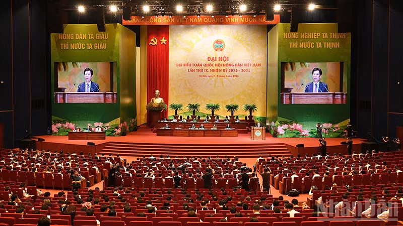 Toàn cảnh phiên làm việc thứ nhất của Đại hội.