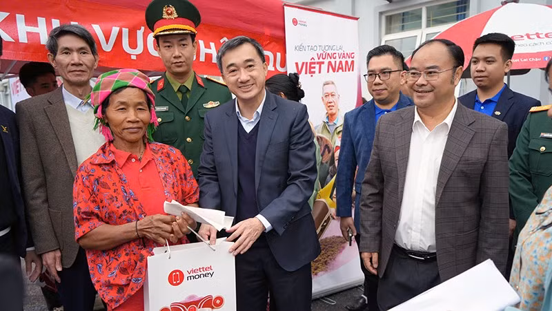 Hành trình Chuyển động số đi qua nhiều tỉnh, thành phố, góp phần thu hẹp khoảng cách vùng, miền.