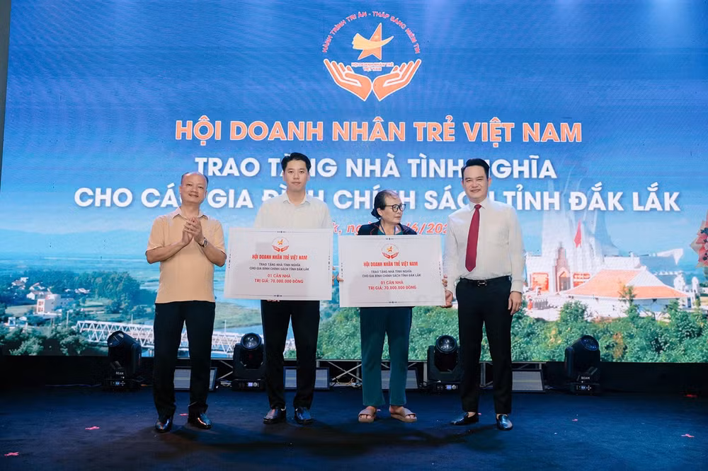 2aoboqgqbqyjiazpum59p8f5yzqqohilvm48mqog.jpg