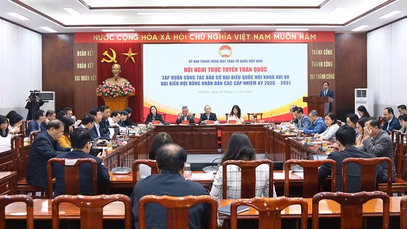 Toàn cảnh hội nghị tại đầu cầu Trụ sở Ủy ban Trung ương Mặt trận Tổ quốc Việt Nam (Hà Nội).
