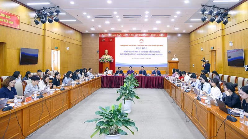 Toàn cảnh buổi họp báo.