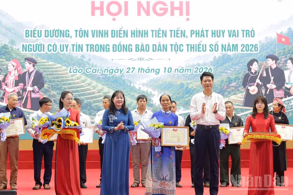 Tỉnh Lào Cai biểu dương, tôn vinh điển hình tiên tiến, phát huy vai trò người có uy tín trong đồng bào dân tộc thiểu số năm 2026. (Ảnh: TÂM THỜI)