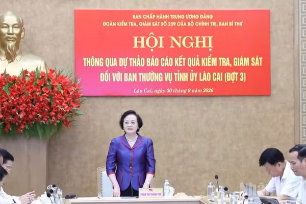 Đồng chí Phạm Thị Thanh Trà, Bí thư Trung ương Đảng, Phó Thủ tướng Chính phủ phát biểu tại hội nghị. (Ảnh: TÂM THỜI)